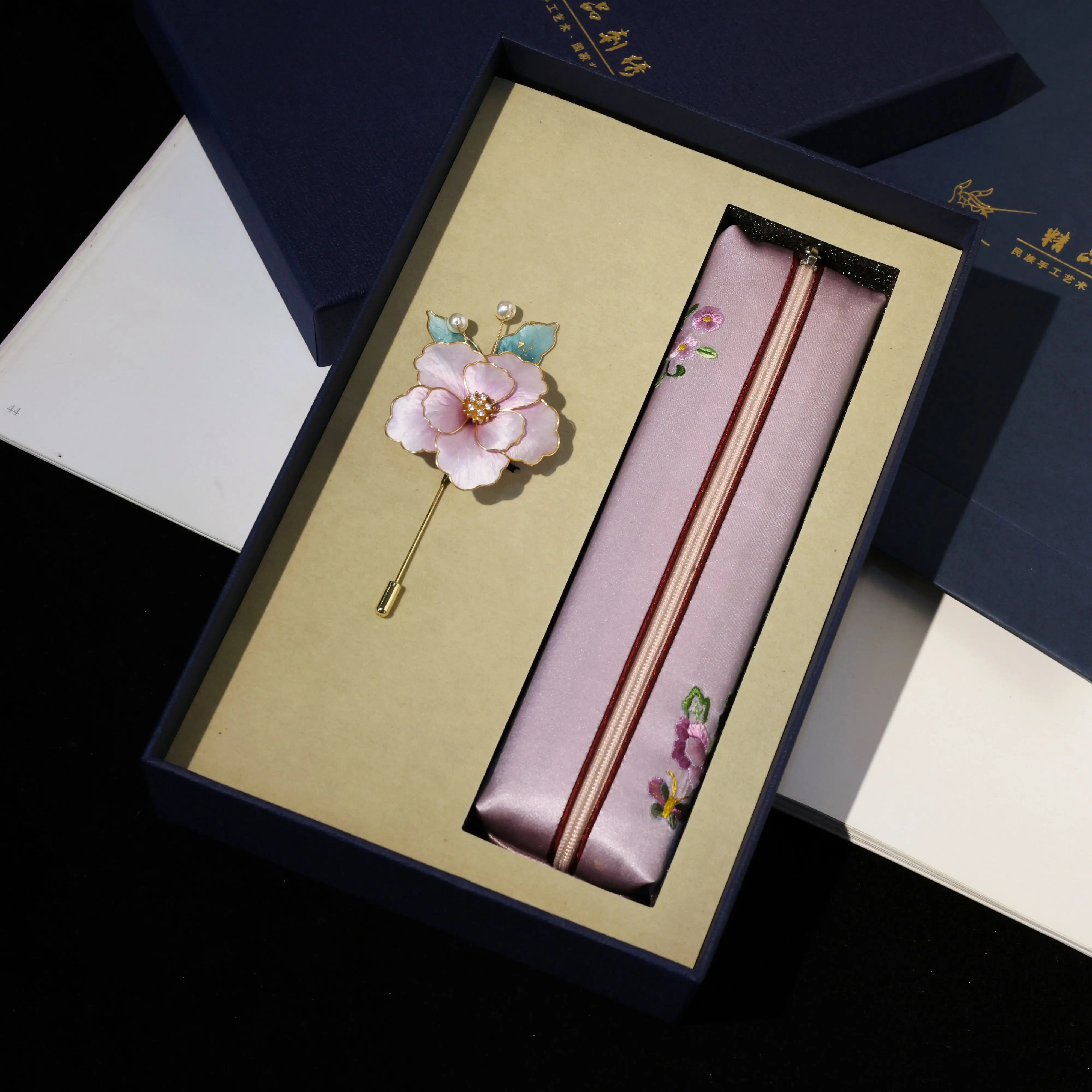 Non-Heritage Handmade Silk Pencil Velvet Flower Brooch to Give Mom Teacher's Day  Clothing Cheongsam Accessories Gift