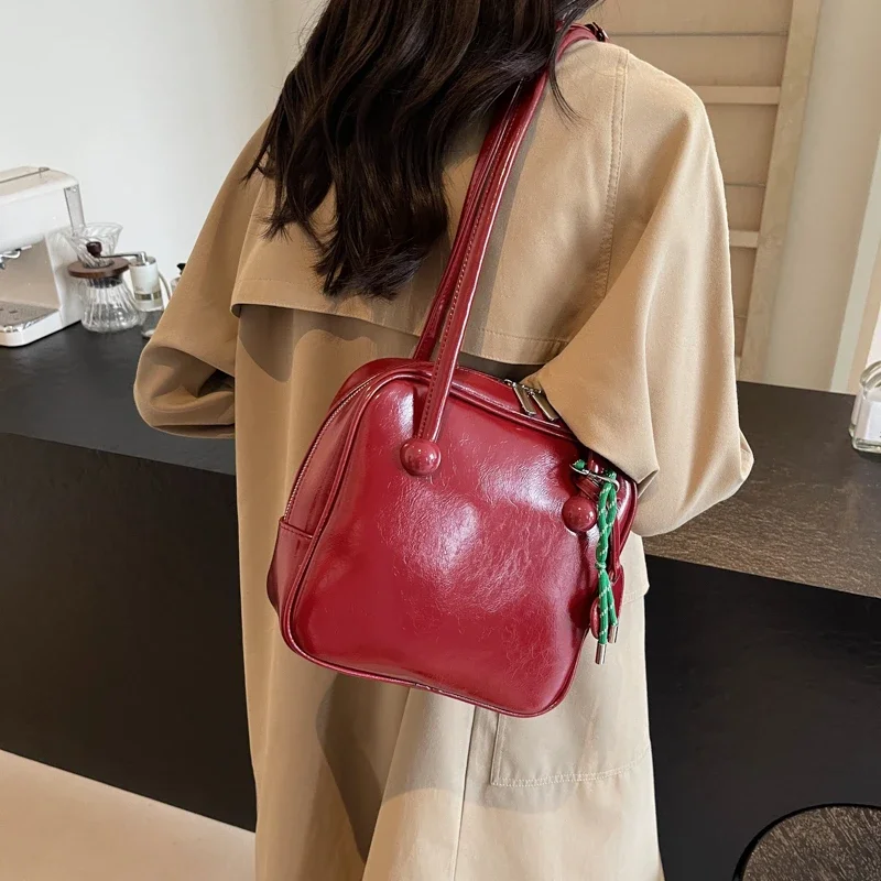 LEFTSIDE Small PU Leather Retro Tote Bag for Women 2024 Trend New Fashion Y2K Handbags Lady Travel Underarm Shoulder Bags