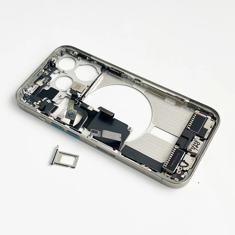 iPhone 15 Pro シルバー 本体と部品 iPhone 15 Pro用 メタリックフレーム ソフトケース [シルバー]｜株式