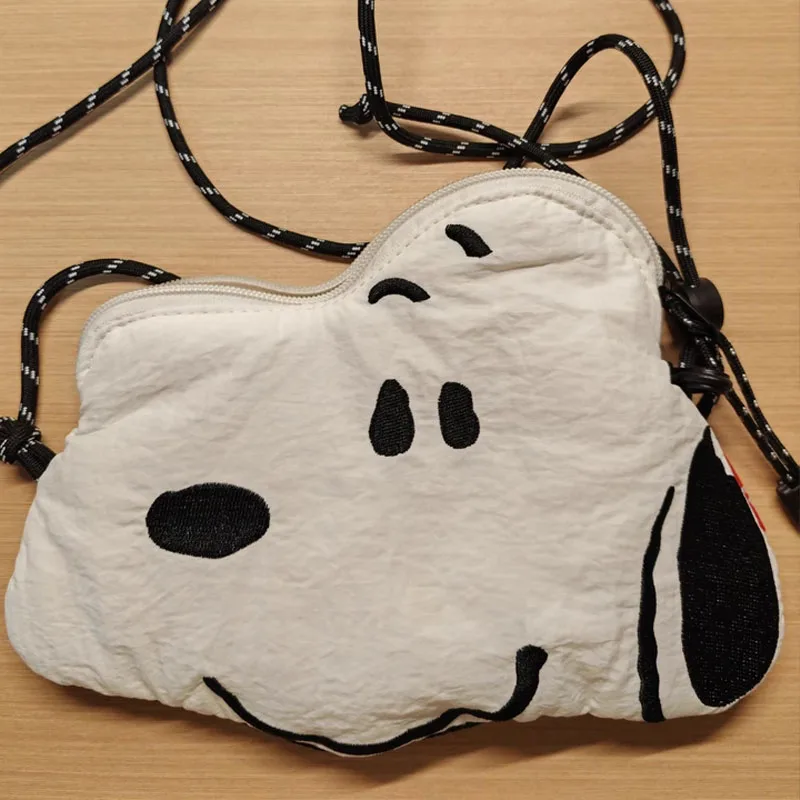 

New 2025 Snoopy Mini Crossbody Bag Portable Women's Summer Lightweight Handbag Sunglasses Carrier Cosplay Accessory for Walking