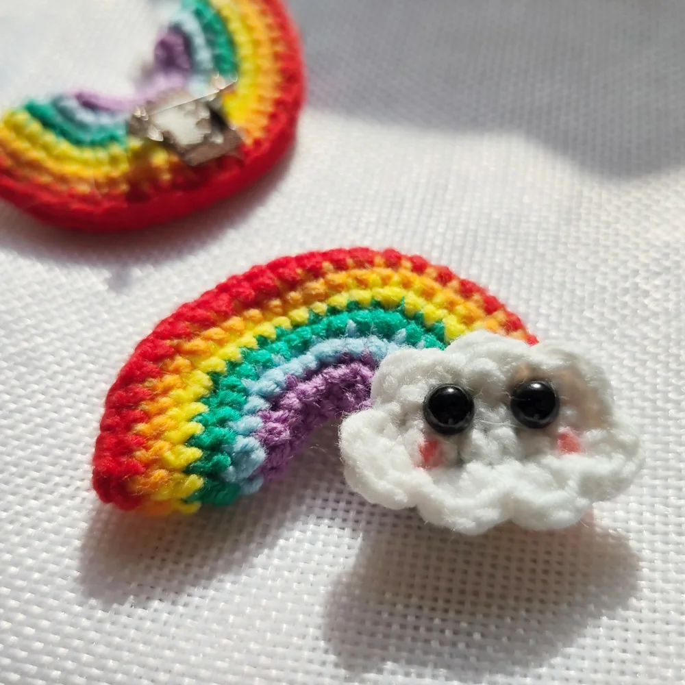 Handmade Brooch Crochet Rainbow Hand-knitted Cotton Wool Breastpin Clothes Cap Sweater Canvas Bag Decoration Cloud Hair Pin