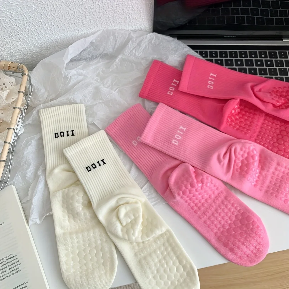 3 pares de calcetines antideslizantes para yoga y pilates para mujer, suela antideslizante para gimnasio, estudio, todos los días, accesorios fáciles de hacer ejercicio