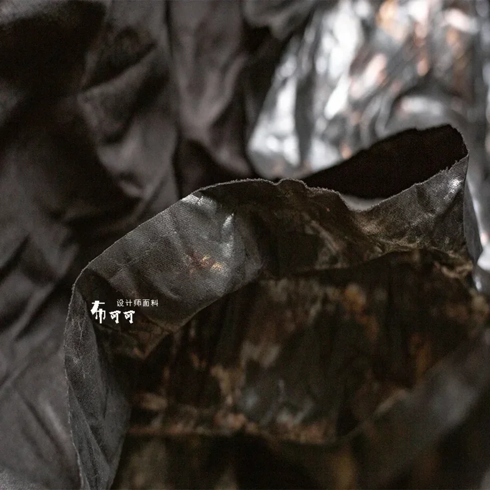 

Горячее тиснение, плиссированная кожаная ткань для модной куртки, дизайнерские ткани, оптовая продажа, ткань для шитья своими руками на метр, материал