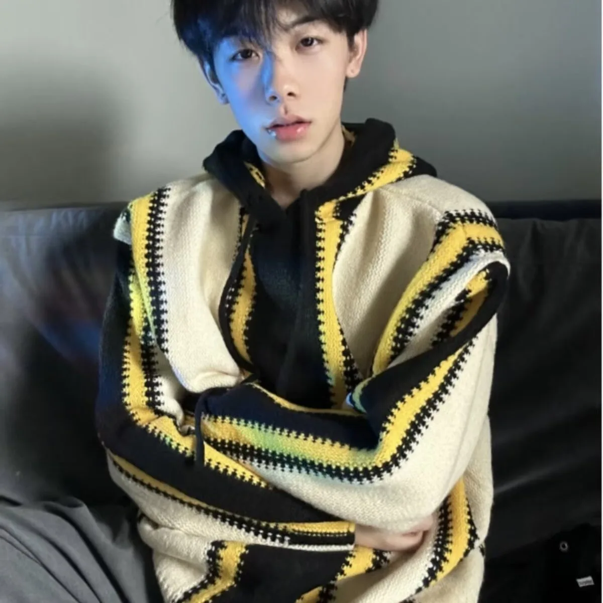 

Мужской полосатый вязаный свитер оверсайз, трикотаж с капюшоном, повседневный трикотаж из полиэфирного волокна, осень-зима, большой размер, модный