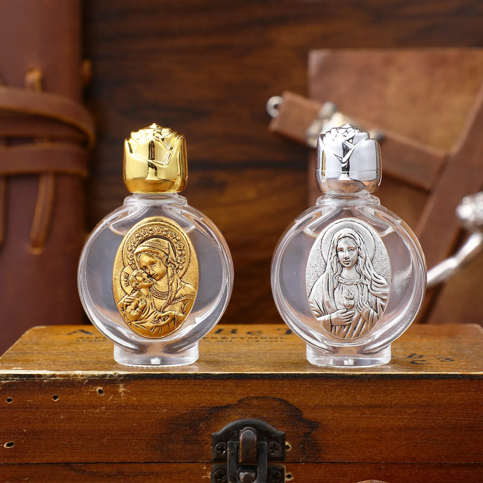2Pcs Tiny Embossed Holy Water Bottle Clear Reusable Glass Container Portable Leakproof Empty for Catholic Church Baptism
