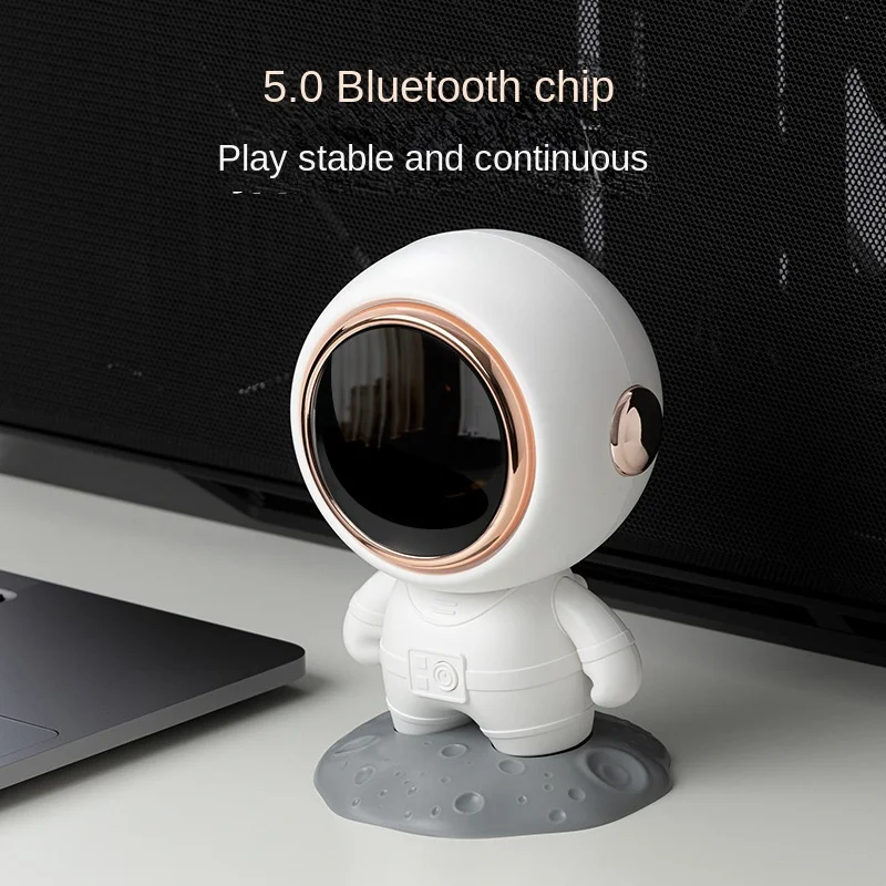 Spaceman Astronaut Wireless Bluetooth Speaker Cute Cool Boys and Girls Outdoor Desktop Subwoofer Gift