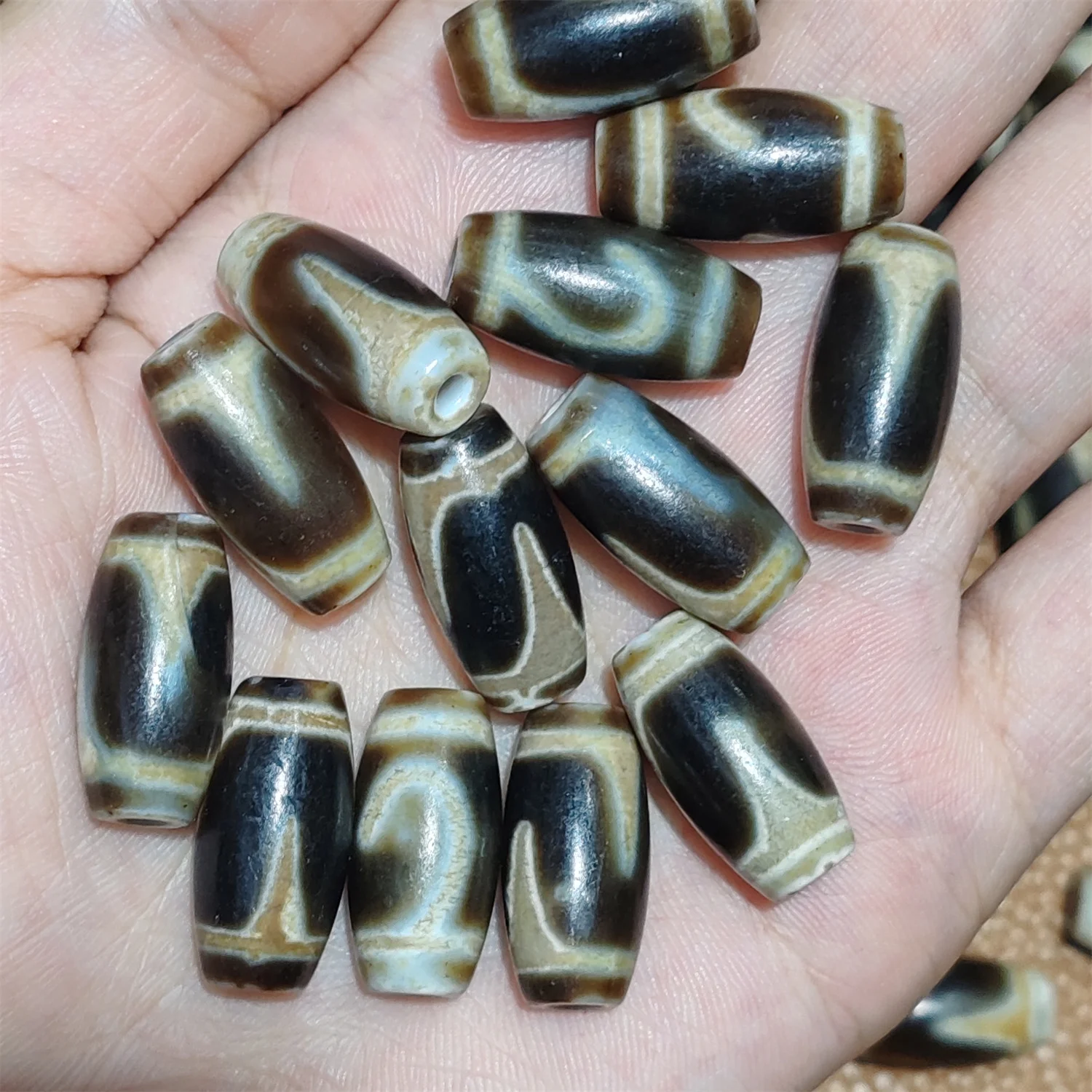 

1pcs/lot Natural Agate Dzi Tooth yellow /Tiger tooth pattern/ Weathering lines 30×10mm diy Bracelet necklace Accessories
