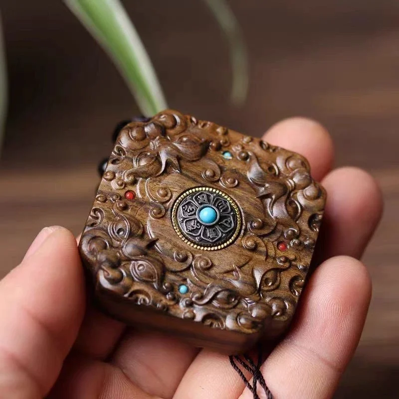 

Double sided carved agarwood with eight directions for wealth, Pixiu handles, wooden handicrafts, car pendants, home decorations