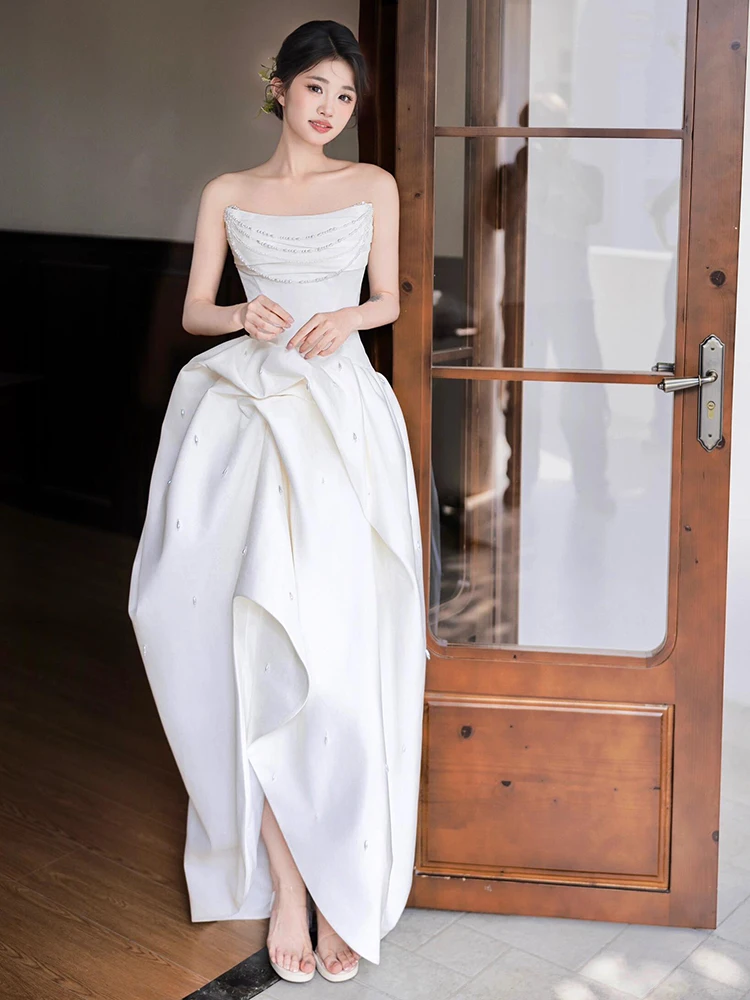

Ele Satin Bridal Gown with Strapl Design for Engagement White Dr Wedding Dr Long A-Line Skirt Soft Fabric