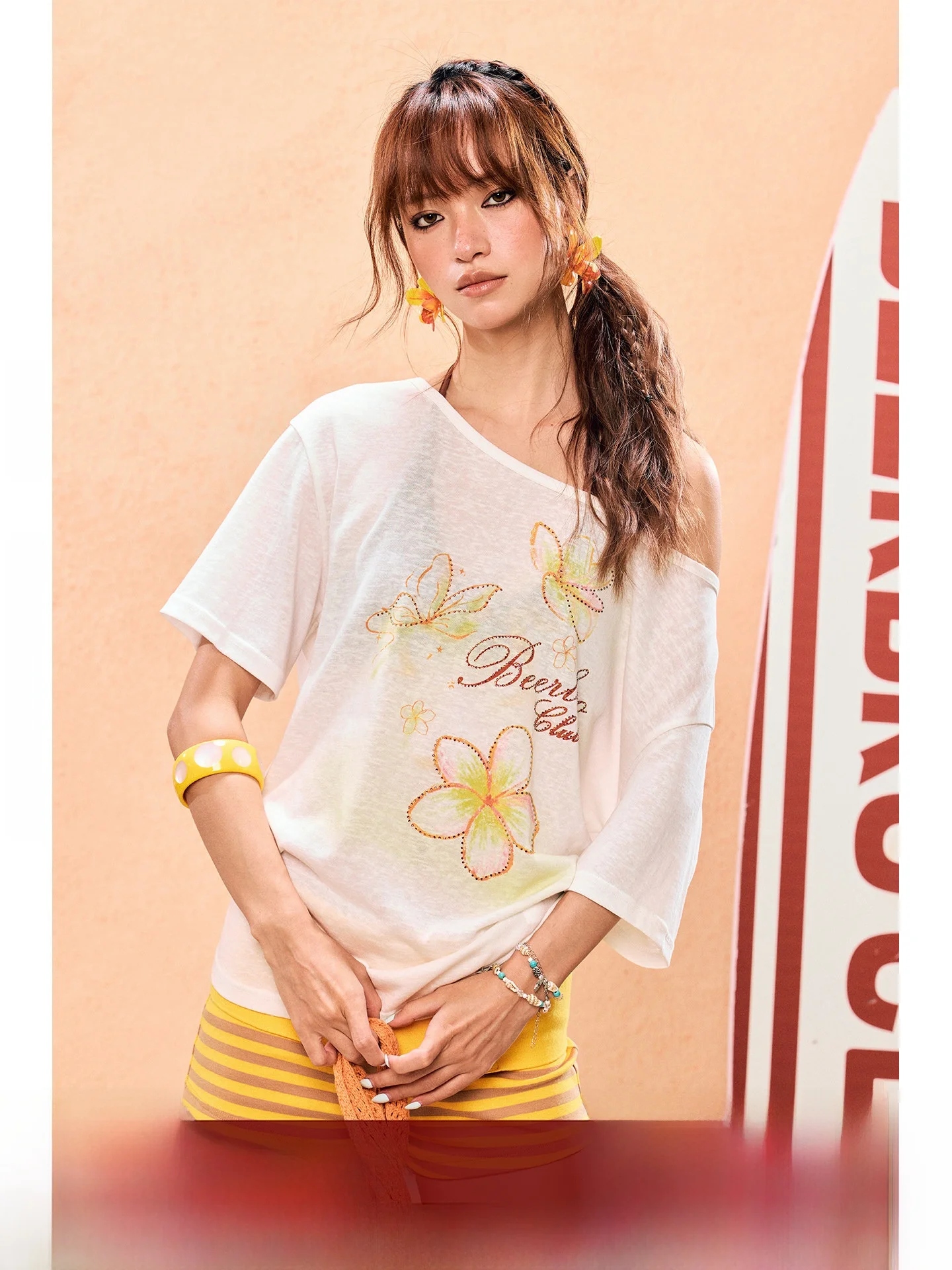 

Adjustable Shoulder BeerBro 'Escape West Coast' Spicy Girl Backless Design Short Sleeve Women's Top Casual Loose Fit Summer T...