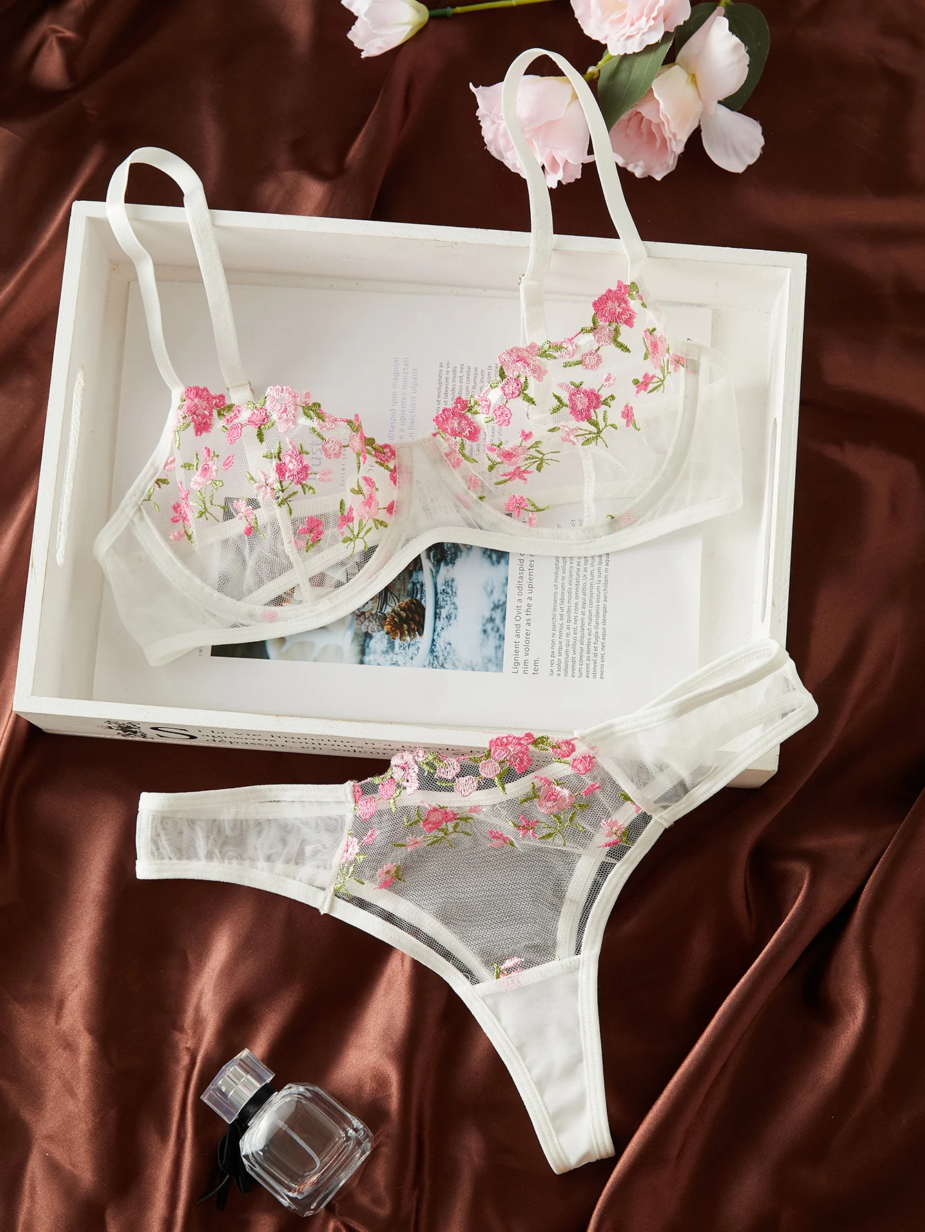 Embroidery Sexy Lingerie Set Hot Semi-Sheer Floral Bra And Panties Sets Fancy Lovely Underwear Set for Sleeping