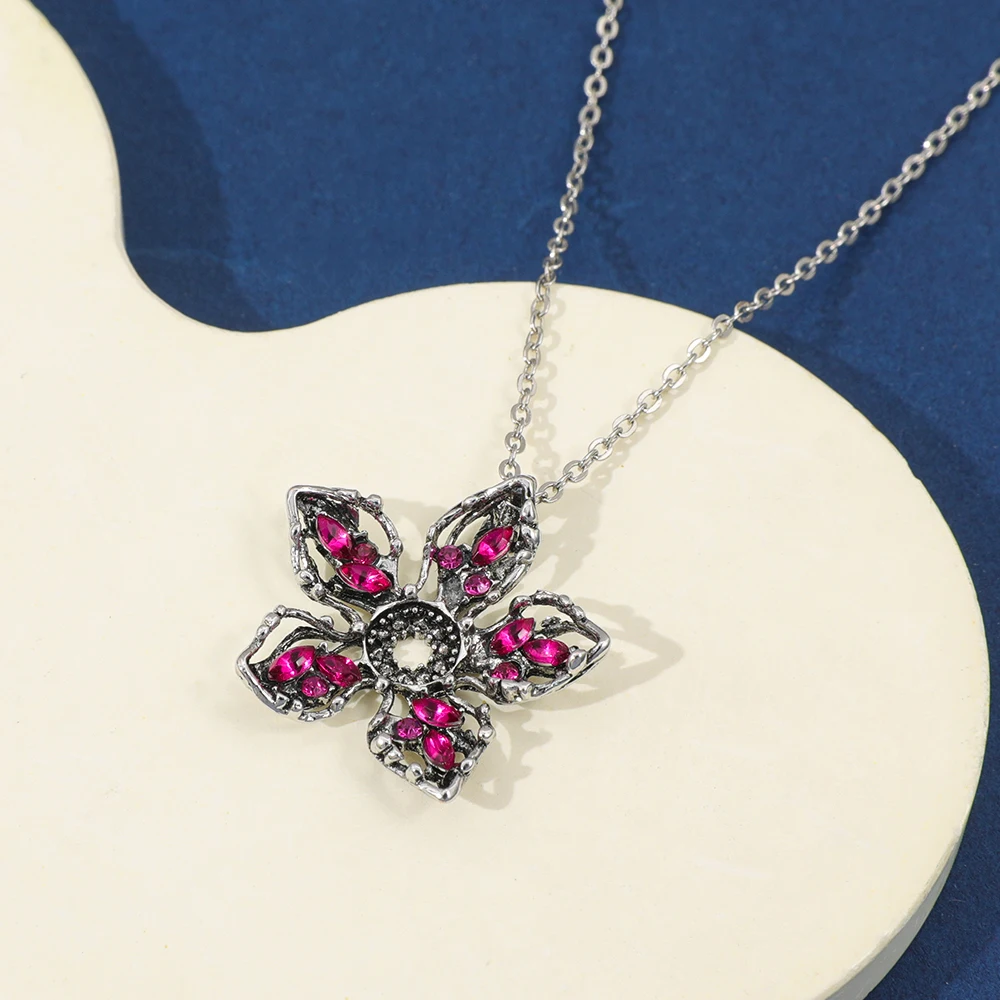 Simple Personality Man-eating Plant Rhinestone Necklace Exquisite Creative Flower Pendant Jewelry Accessories Gift