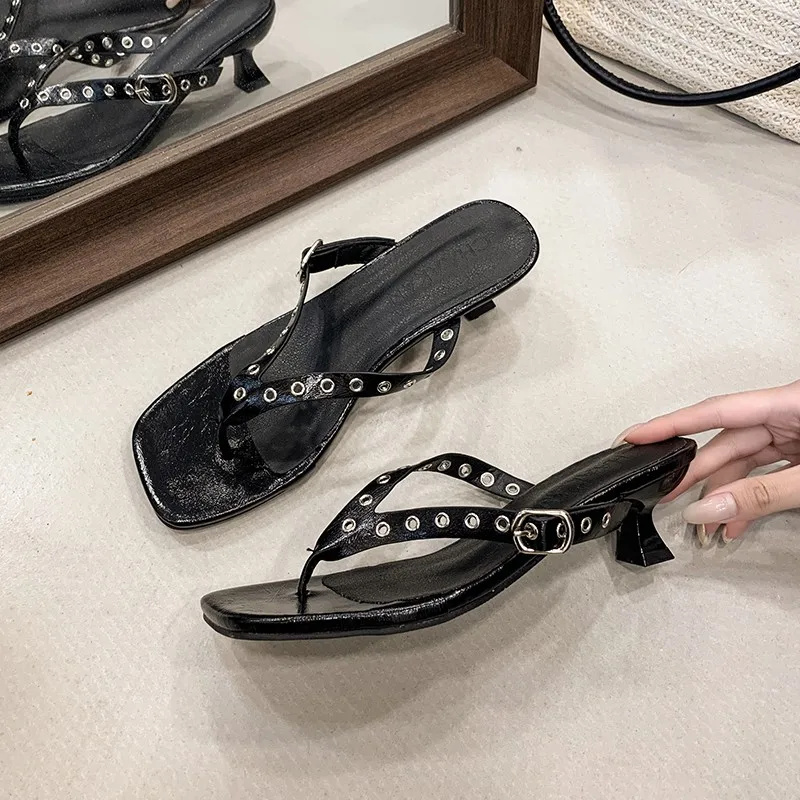 

Korean-style Women's Flip-flops 2026 Spring and Summer New Thin-heeled Toe-post Sandals, Beach Shoes for Outdoor Wear