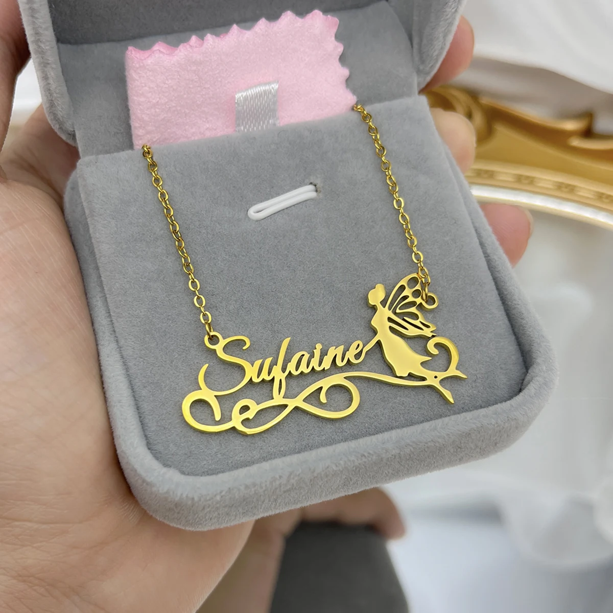 

DHQH Customized Name Necklace Personalized Letter Fairy Angel Pendant Customized Nameplate Necklace Women's Wings Romantic Gift