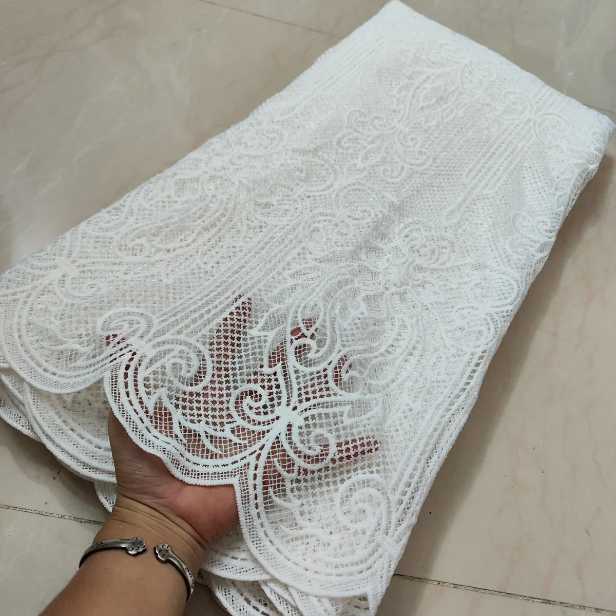 

2023 Latest Cheap White African Milk Silk Guipure Cord Lace Fabric African Water Soluble Lace Fabric For Party Dress KJFT2331