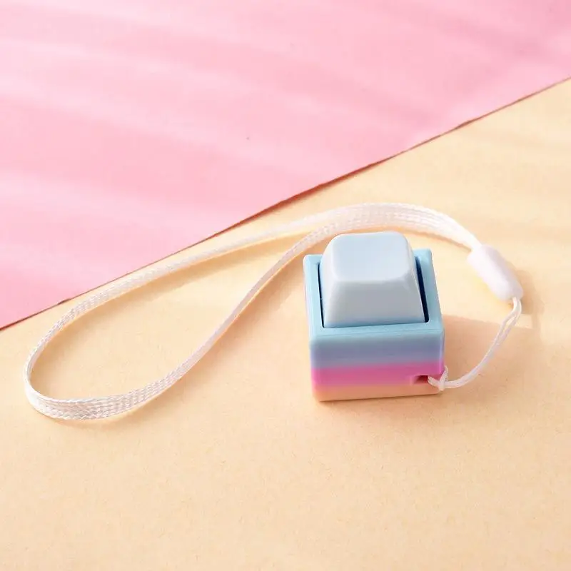 Lebendige Farben, Tastatur-Tasten als Fidget-Spielzeug, angenehmes taktiles Feedback, tragbares Schlüsselband zur Stressbewältigung, ideal für Büro, Schule und den täglichen Gebrauch. – Detail 8