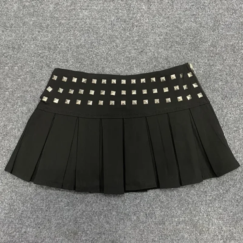 تنورة قصيرة بتصميم ماسي جديد لعام 2025 تنورة قصيرة ذات ثنيات للنساء تنورة صيفية بسحاب جانبي على شكل حرف a باللون الأسود