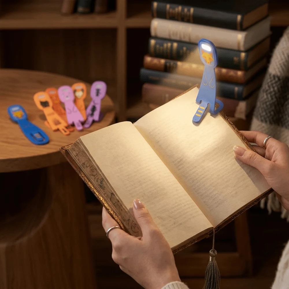 Ultra-Thin Book Clip Reading Light Eye-Protective Soft Lighting Mini Lamp Card Size Clip-On Structure LED Bookmark Night Lamp