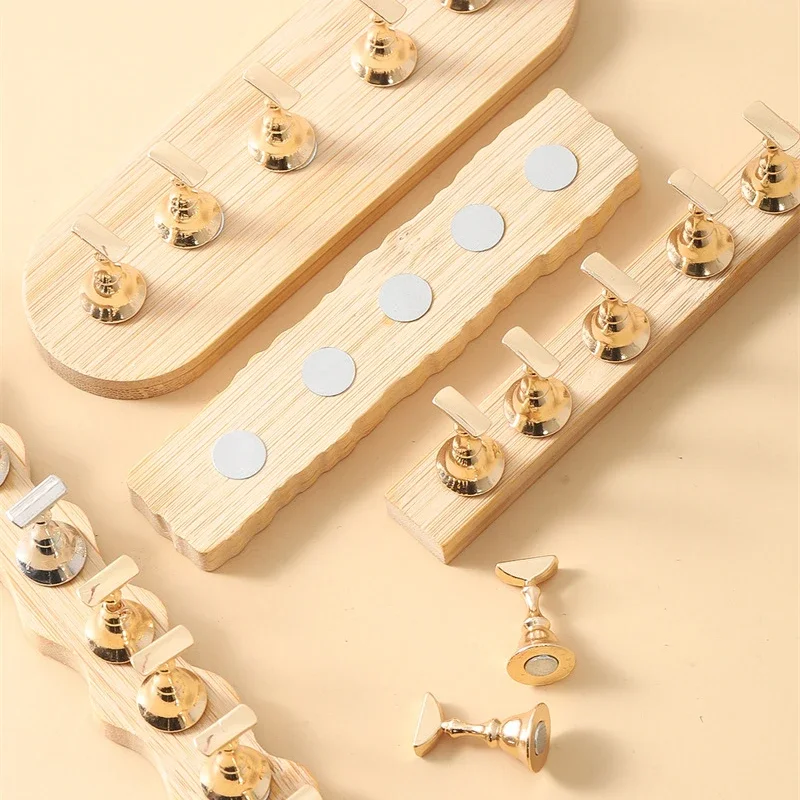 Wood Borad Magnetic Nail Holder Practice Display Stand Nail Polish Showing Shelf Manicure Stand Presentation Nails Art Tool