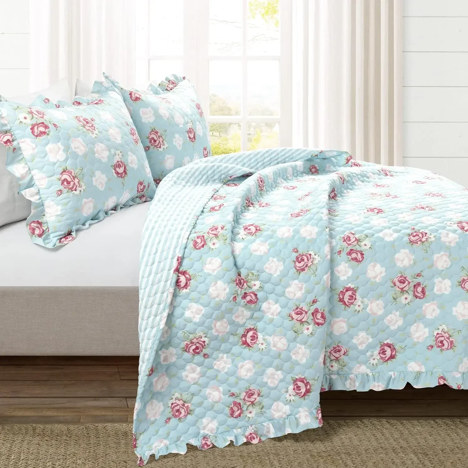 Cottage Core Floral Ruffle Reversible Oversized 3 Piece Quilt Set, King/Cal King, Blue & Blush