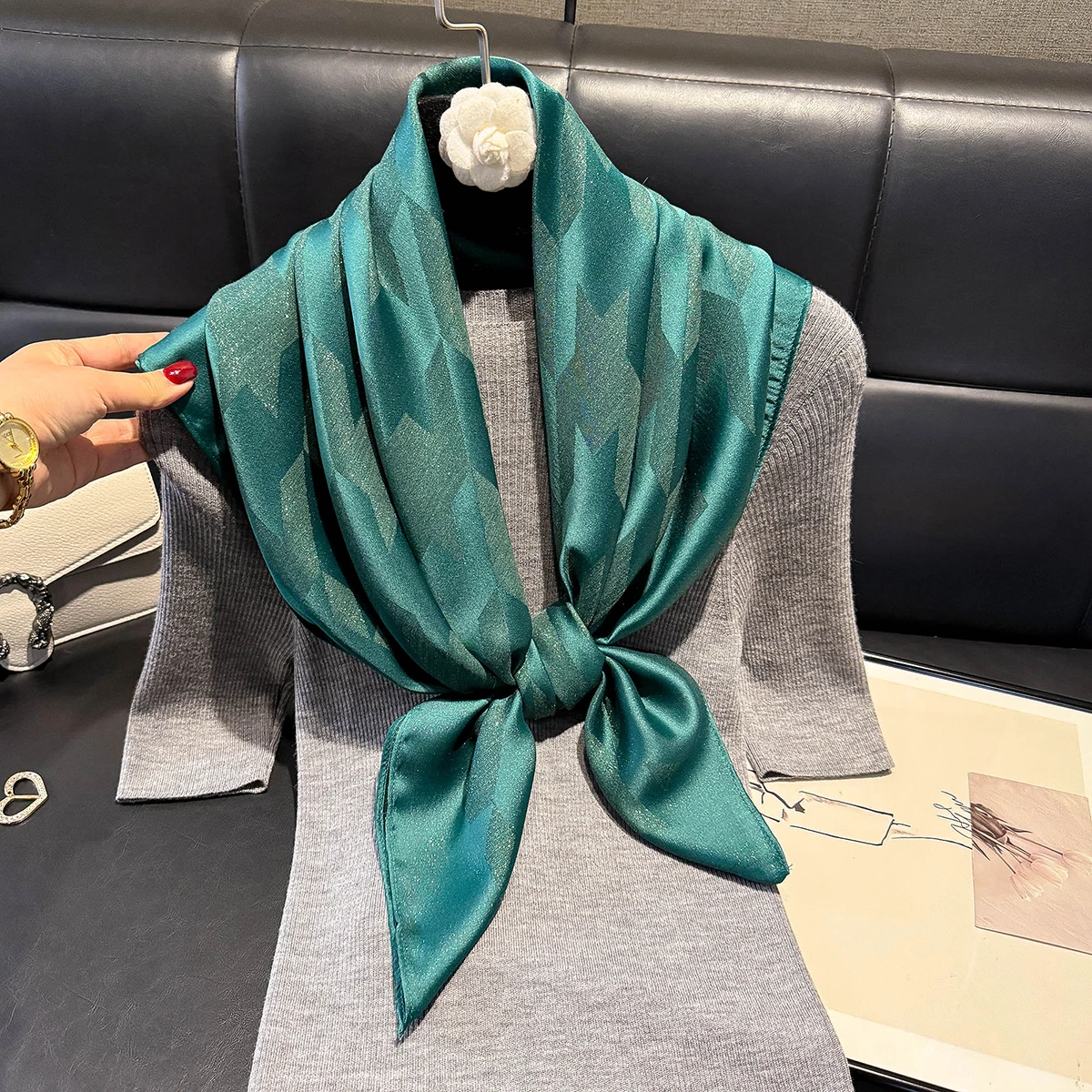 2025 Latest Women's Bohemian Fashion Hijab Luxury Brand Soft Hijab Women's Long Muslim Square Shawl Sun Protection Summer Outing