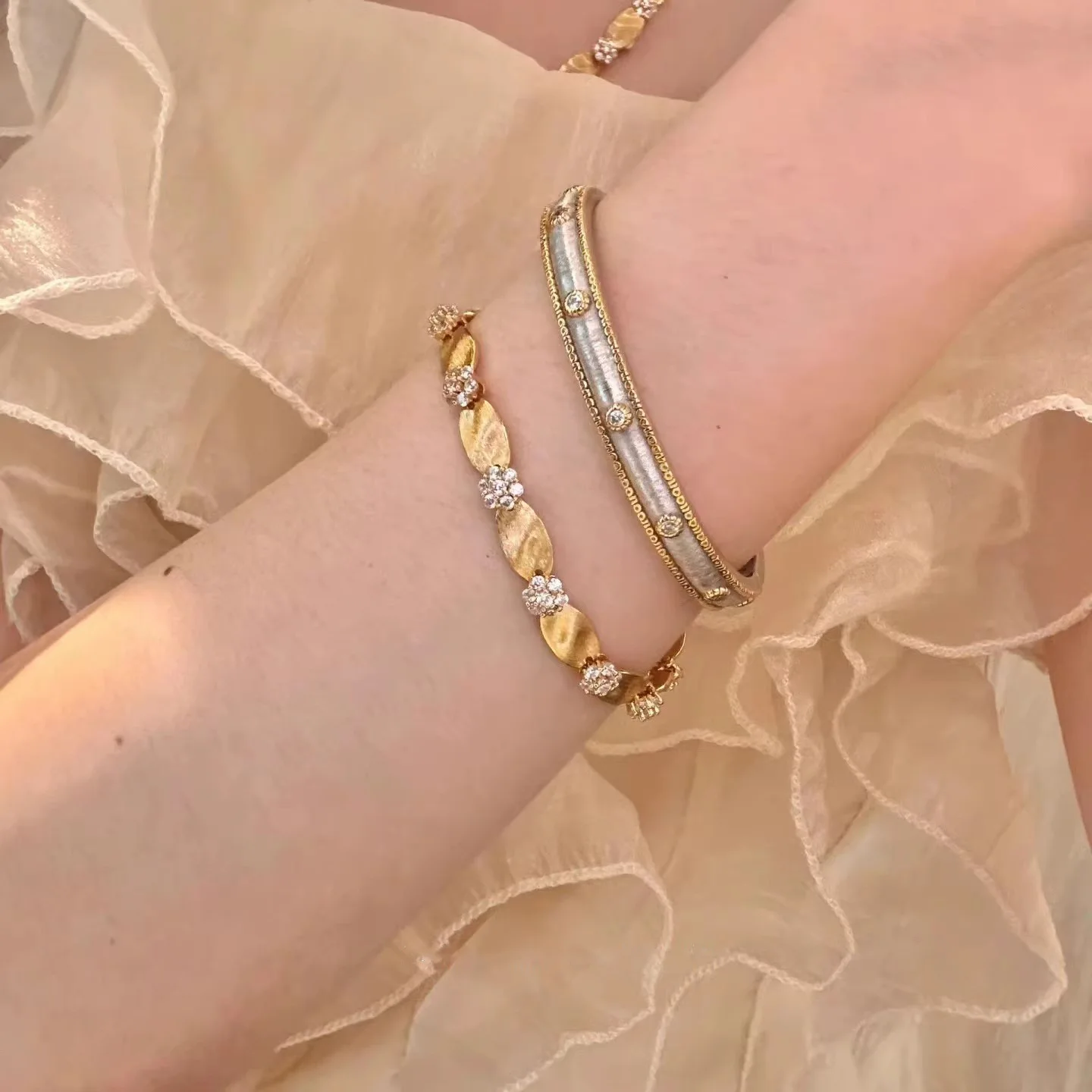 French vintage sparkling zircon adjustable bracelet for women classic hand chain