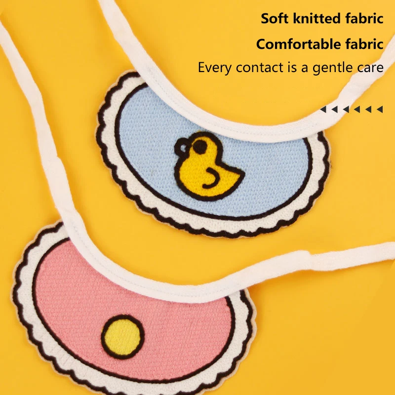 Babero de Saliva ajustable para mascotas, accesorios de dibujos animados tejidos a mano, patrón bordado dulce, suministros creativos para mascotas