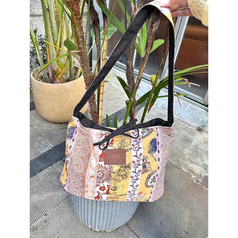 ELFSACK 2025 Autumn New Arrival Bohemian Print Multi-Color Tote Bag Cotton Shoulder Bag Ethnic Pattern For Woman
