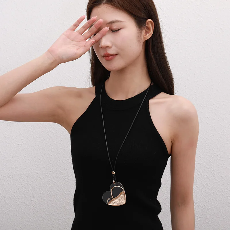 New sweater chain love stitching geometric metal design long necklace European and American