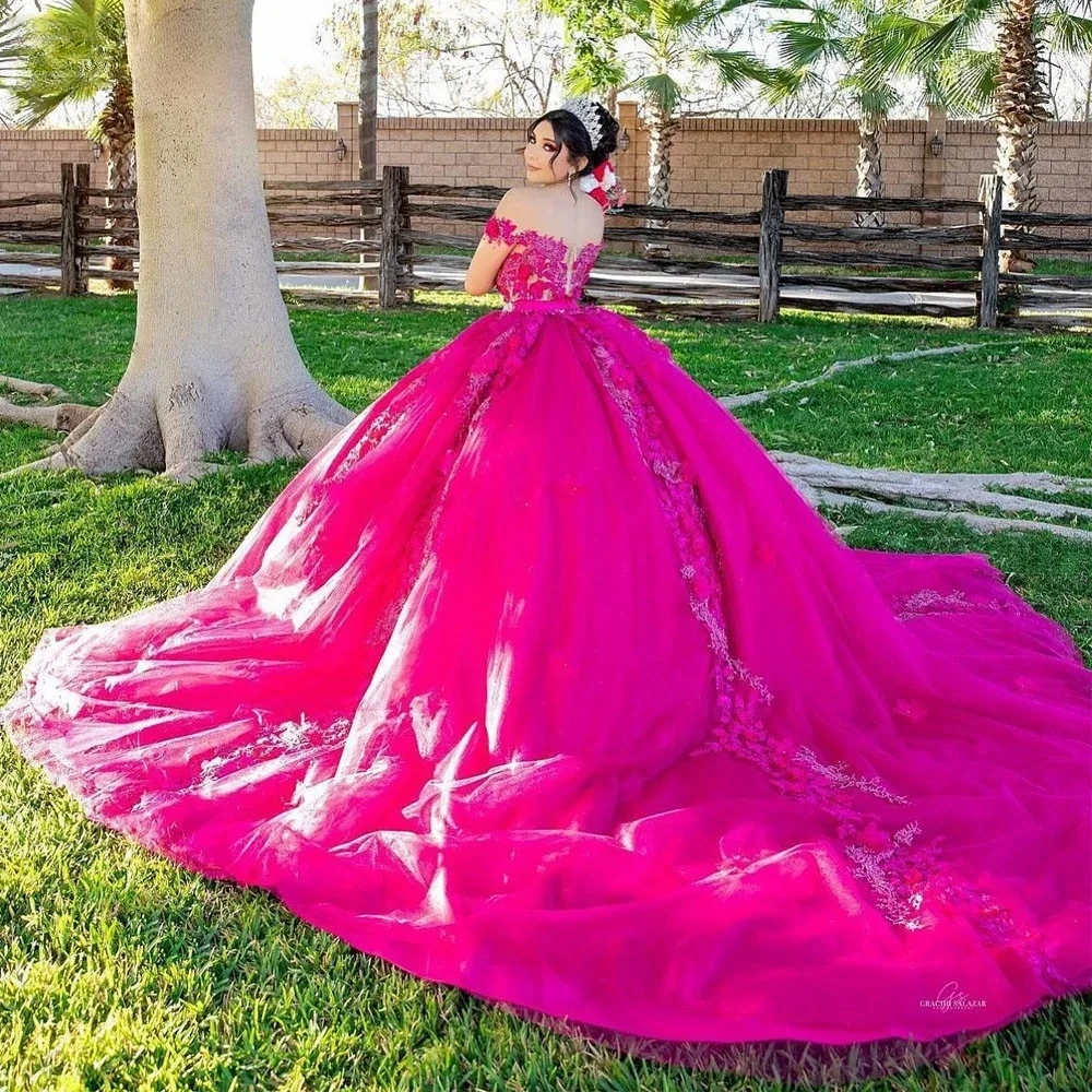 فستان كرة من Fuchsia Quinceanera ، مزخرف من التل على الكتف ، 16 فستان حلو منتفخ ، 15 سنة مكسيكي