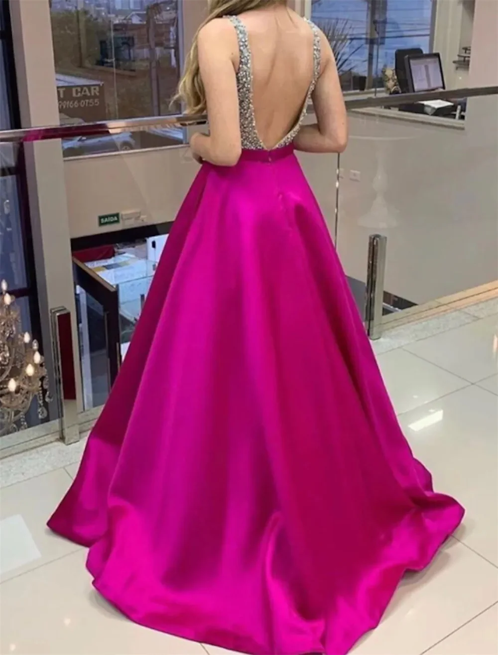 Linha a vestidos de noite brilhantes vestido sexy casamento convidado formal varredura da noite escova trem ilusão pescoço sem mangas cetim com