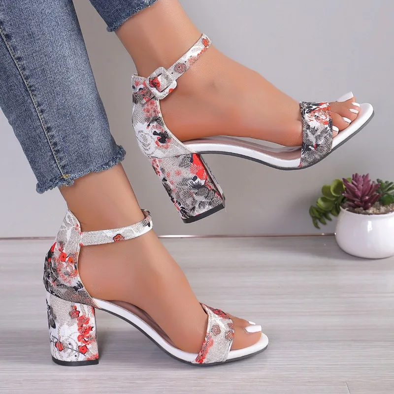 Summer New Chunky Sandals Women\'s Round Head Open Toe Printed Metal Buckle with A Line with Non-slip High Heels