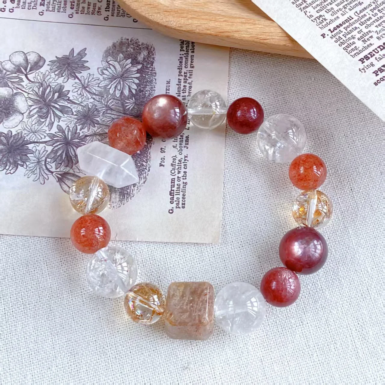 Chinese Traditional Auspicious Lucky Natural 13mm Layered Phantom Pigeon Blood Red Starlight Strawberry Crystal Gold Foil Flower