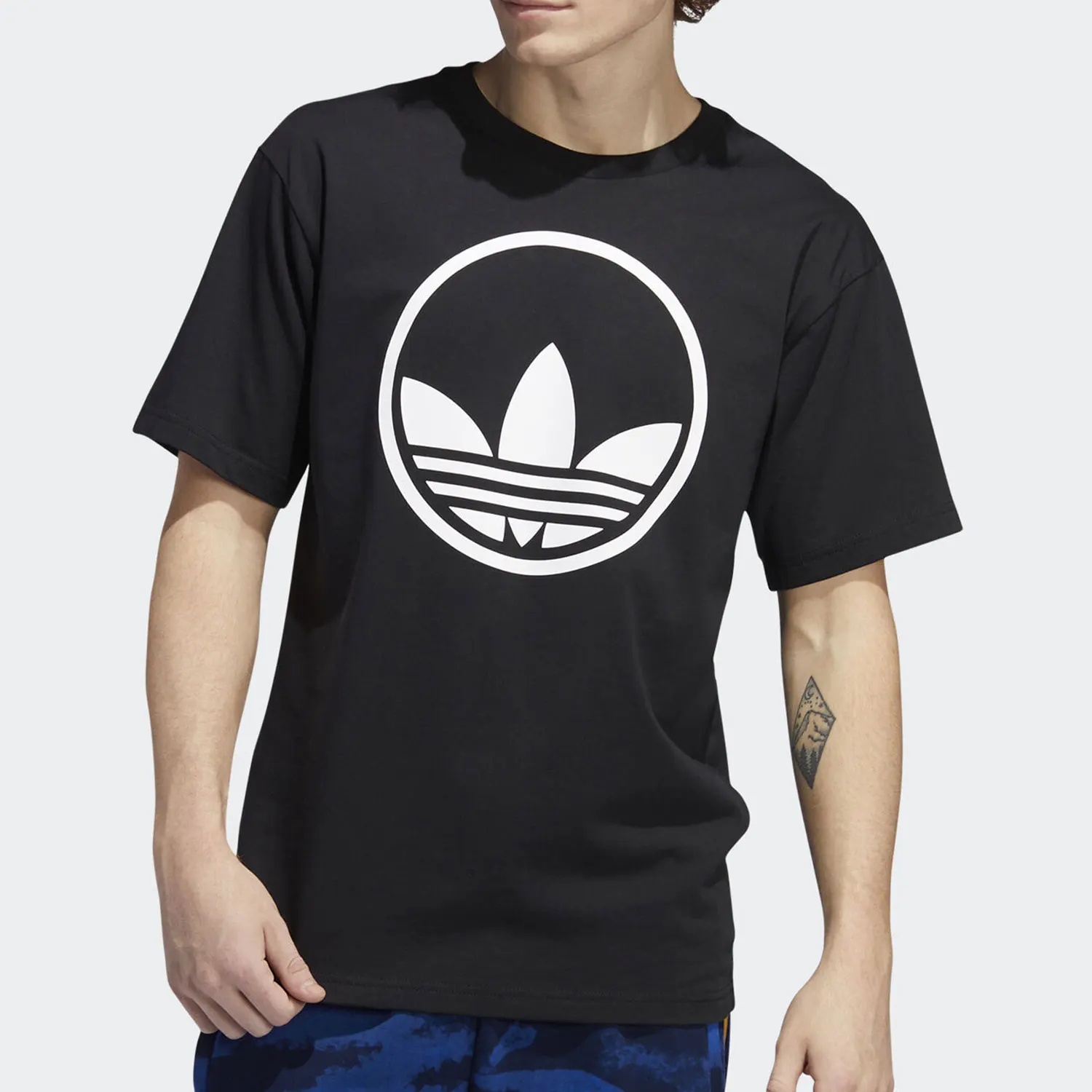 

Оригинальная мужская повседневная спортивная футболка Adidas Trefoil с коротким рукавом GD2102