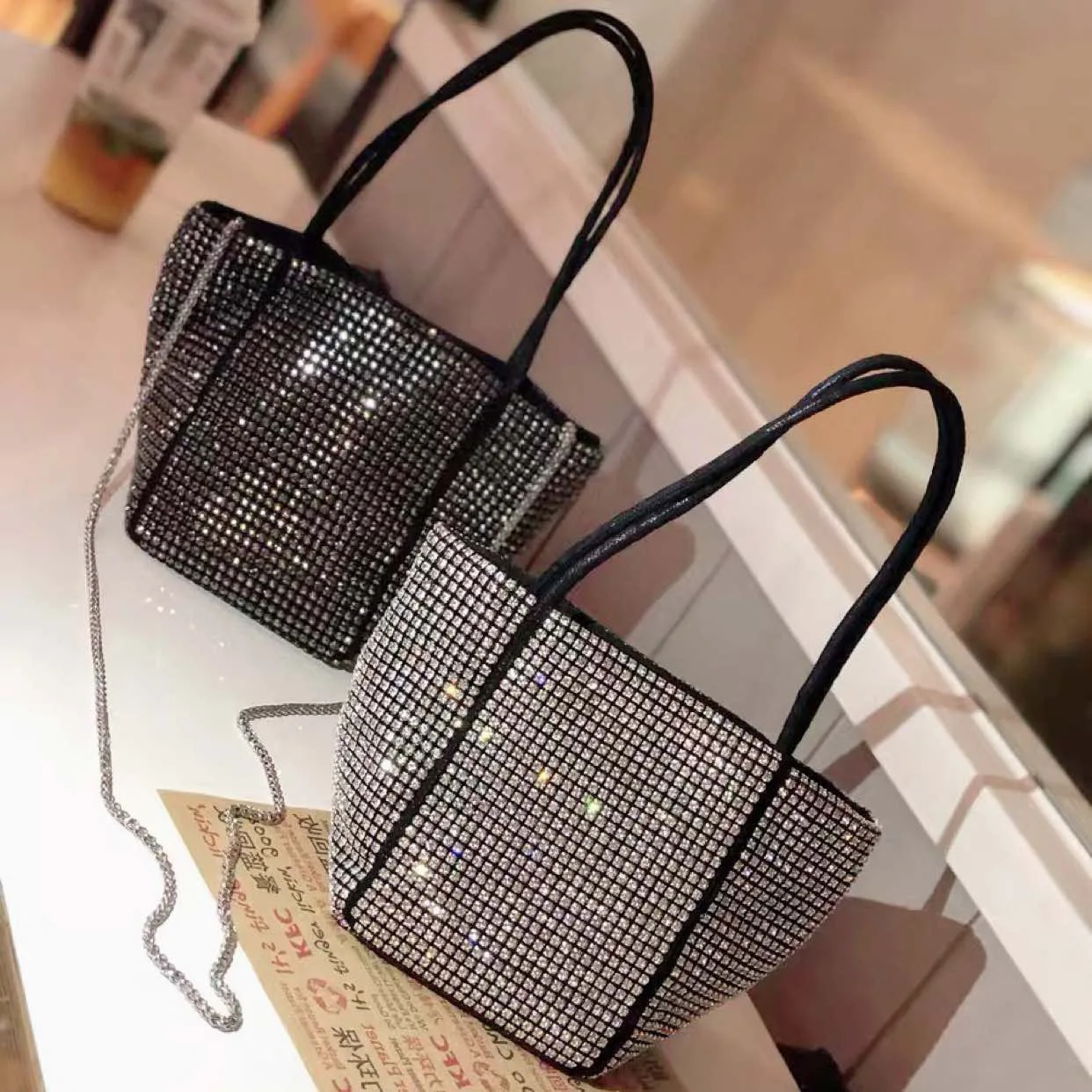 

Elegant Classic Women Messenger Bag Leather From Luxury Brand Famous Designer Ladies Handbag Popular Everyday Use