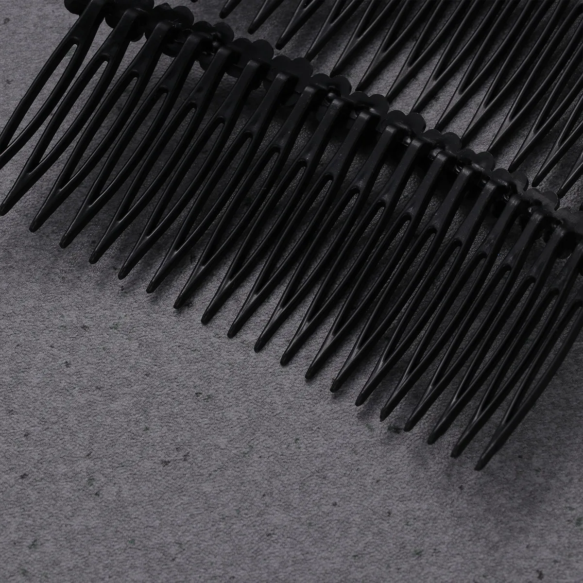 

2Pcs Simple Plum Flower Decor Hair Combs Bridal Headdress Accessories for Weddings Dances Dinners Purple Bridal Comb