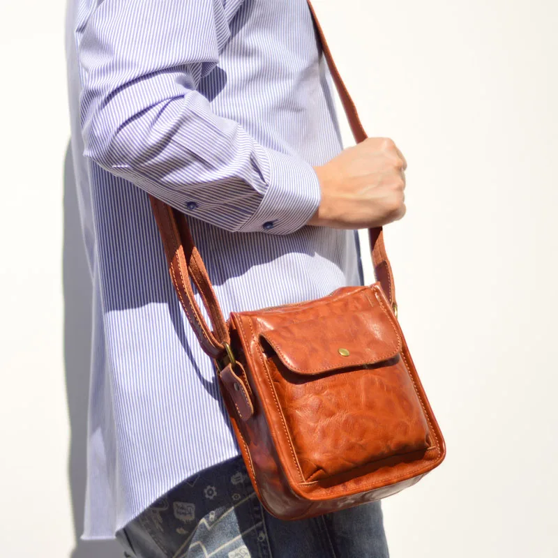 حقيبة ظهر رجالية من الجلد الأصلي من AETOO حقيبة كروس بكتف واحد للتنقل مصنوعة من جلد البقر المدبوغ بالنباتات عمودية عالية الجودة casua #2