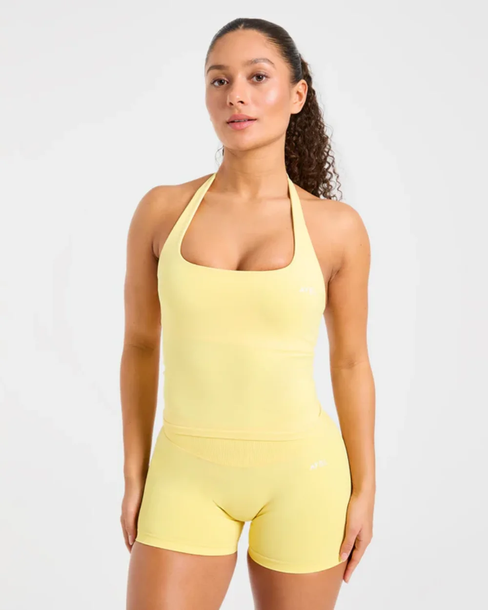 Marken-Sportbekleidung für Damen, Hautfreundliches Neckholder-Sporttop und Figurbetonte Hochtaillierte Shorts – Detail 19