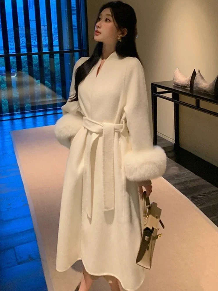 

Women 2025 New Winter Elegant Cashmere Woolen Coat Long Belt Real Fox Fur Cuff Wool Blends Jacket Female Fashion Warm Clothes