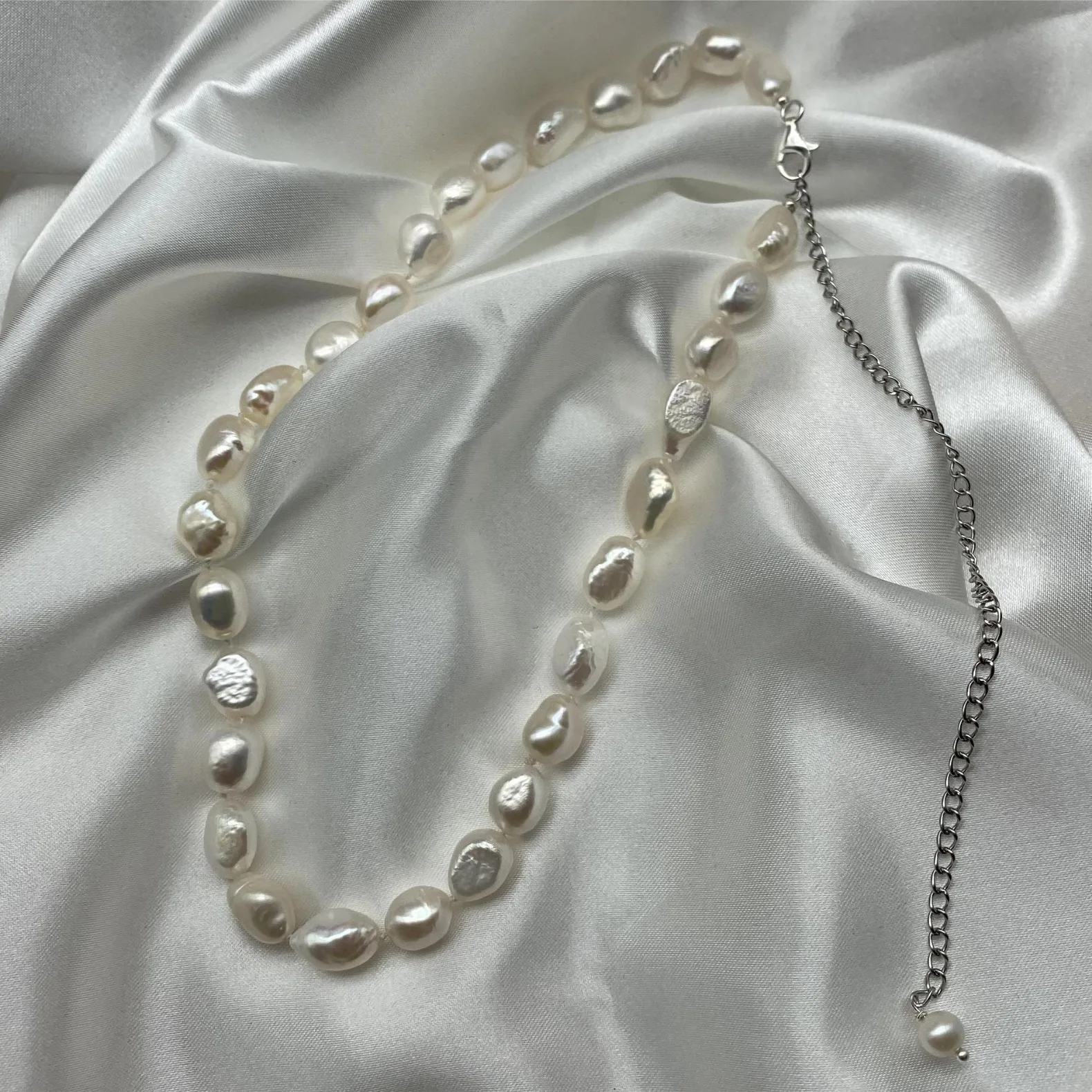 

Natural freshwater pearl women's temperament versatile necklace design sense noble niche collarbone chain