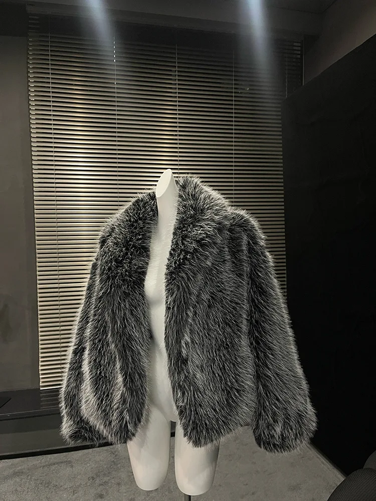 Cappotto foderato in pelliccia sintetica Cappotti da donna Dolcevita verticale Carnevale Colletto da figlia Chinchilla Moto Moderna tendenza in velluto a coste grosso