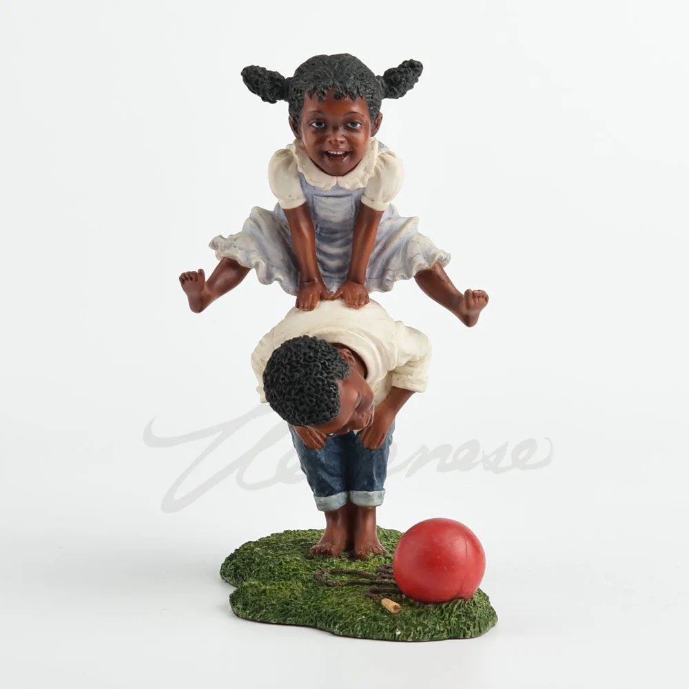 Resin Figurine African American Kids Playing Leapfrog Statue Boy Girl Childhood Game Sculpture Home Desktop Decorative Ornament