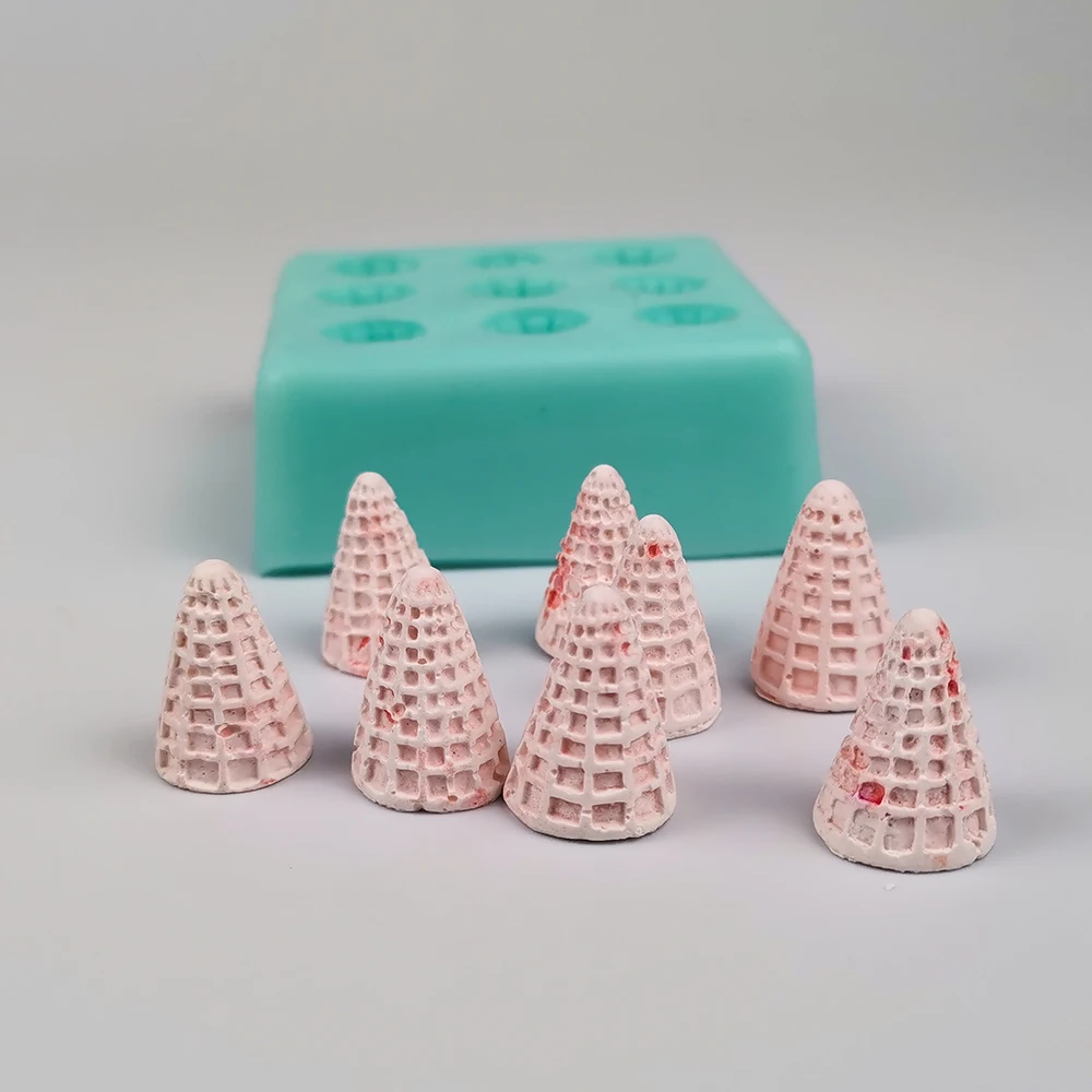 

Silicone Moulds Clay Resin Creative Mini Cone Christmas Candle Soap Mold Children's Birthday Egg Roll Candles Handmade Soap