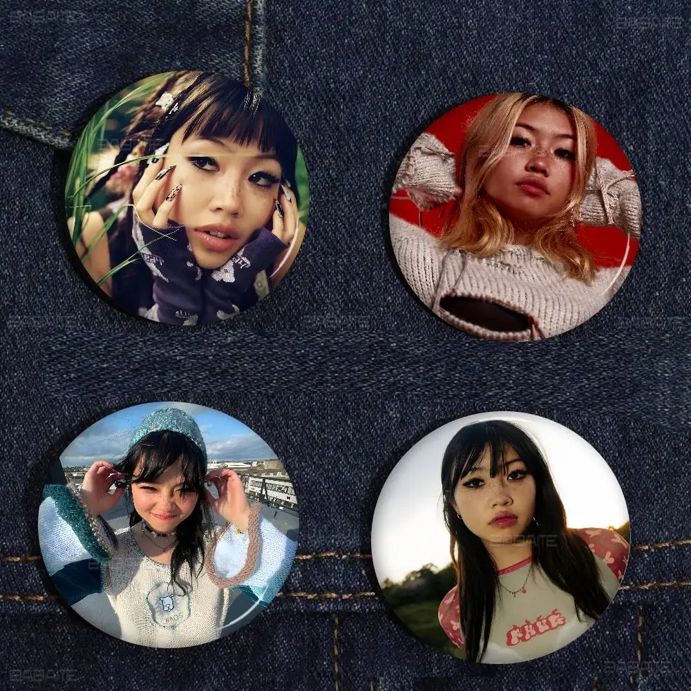 Singer Beabadoobee 32/44/58mm Round Cartoon Brooches Handmade Pins for Backpack Jewelry Accessories Gifts Creative Badge