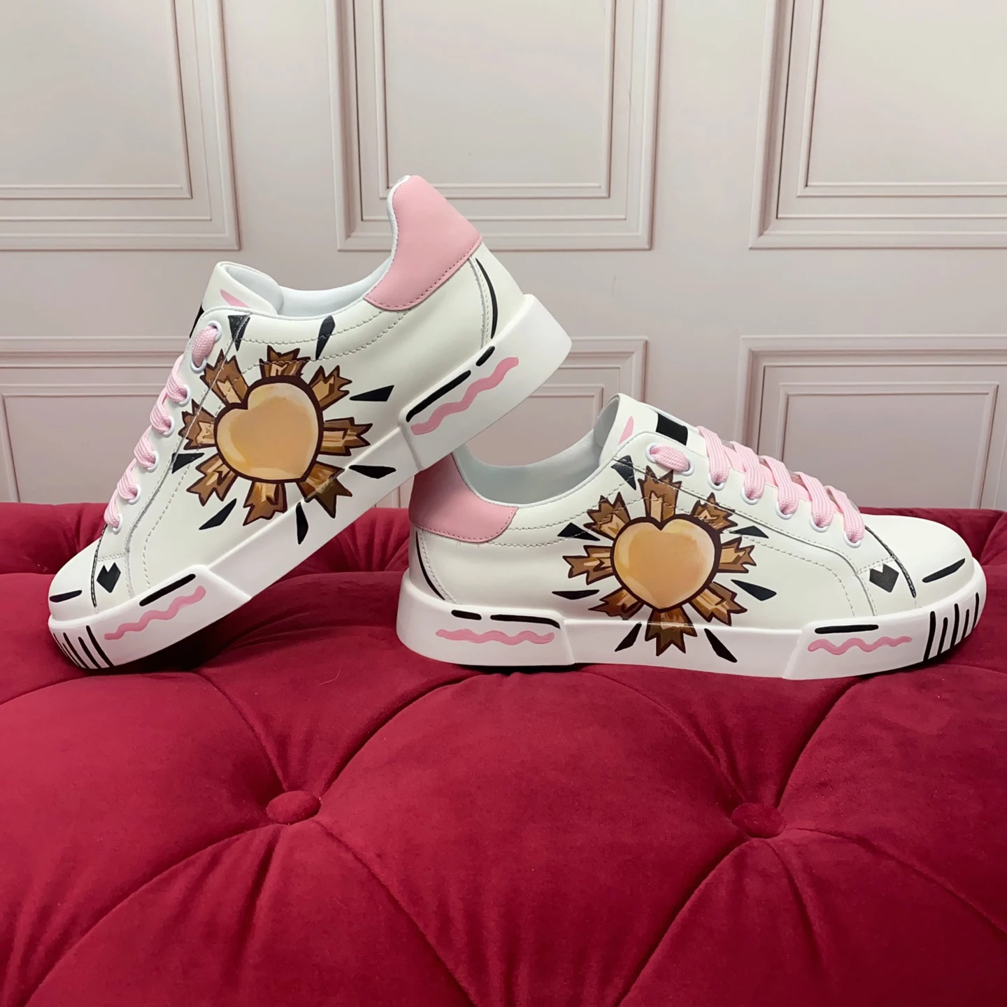 

Hot Sale New Hand-Painted Doodle Heart Women's Sneakers Casual Chunky-Soled White Shoes Trendy Fashion Lace-Up Flats Size 35-41