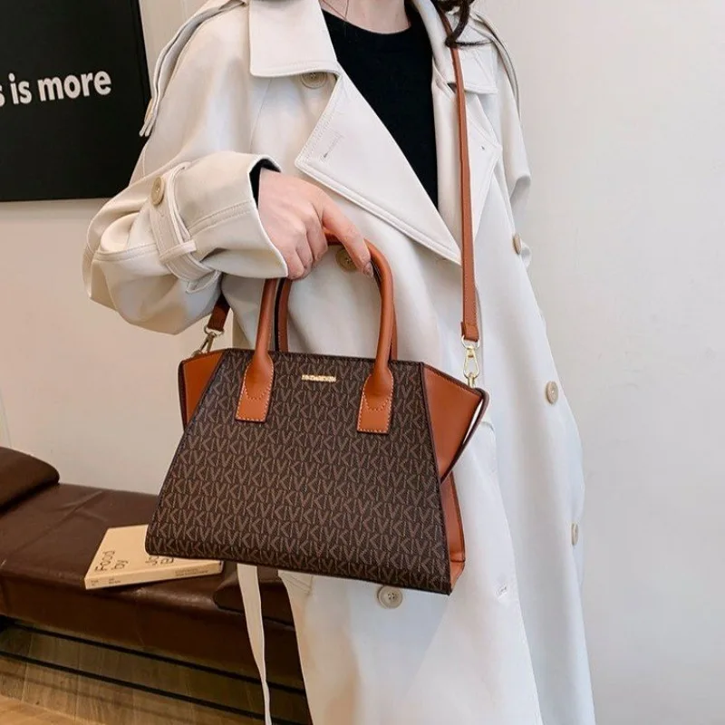 

Trendy Shoulder Bags Students Cross Body Bag Daily Use Cute Hot Sale Simple Female Bag During A Stylish Date Night