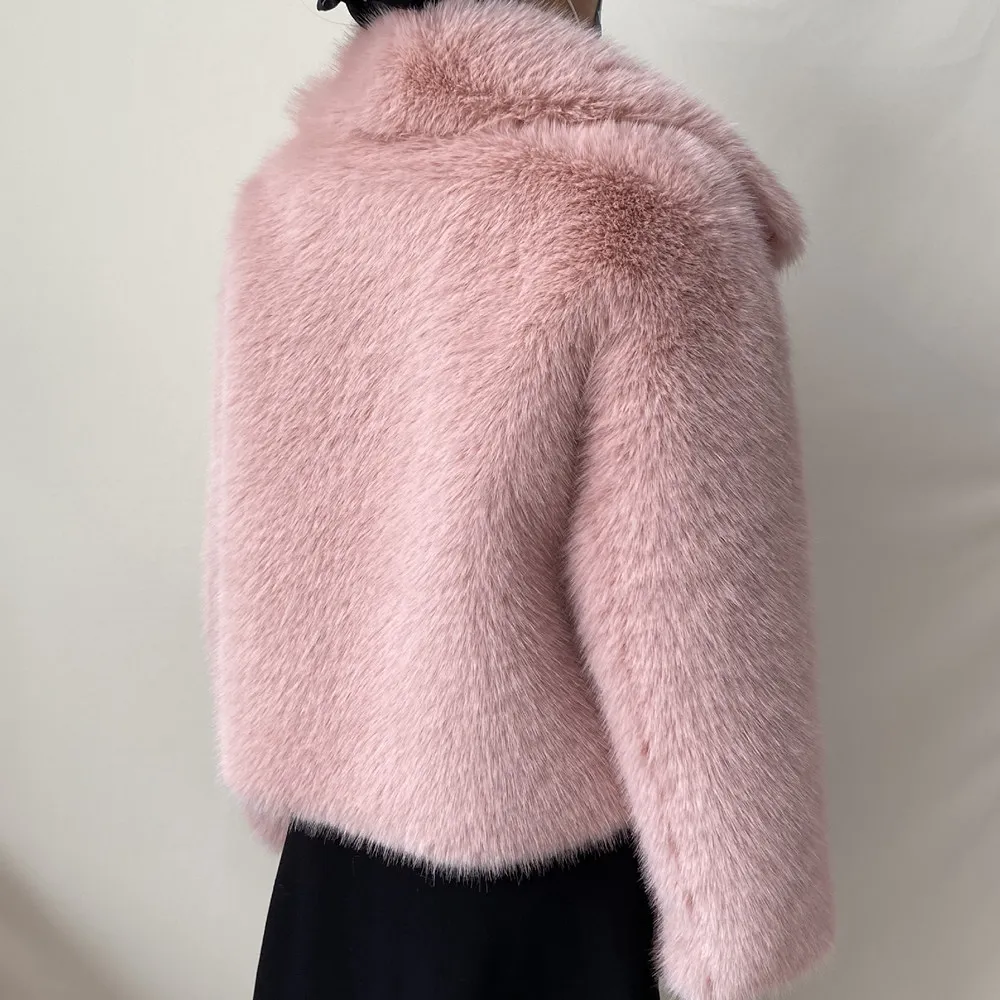 Women's Plus Size Winter Fur Coat Fox Large Lapel Loose Short Top Elegant Warmth for Cold Weather