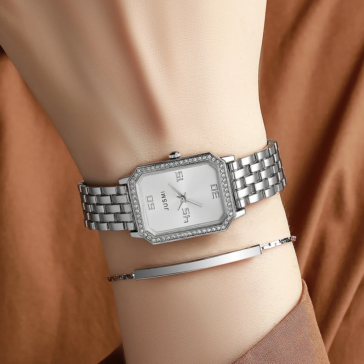 

Модный комплект с маленькой квадратной пластиной и бриллиантами, женские кварцевые часы, браслет, набор из 2 шт., подарки на годовщину праздника