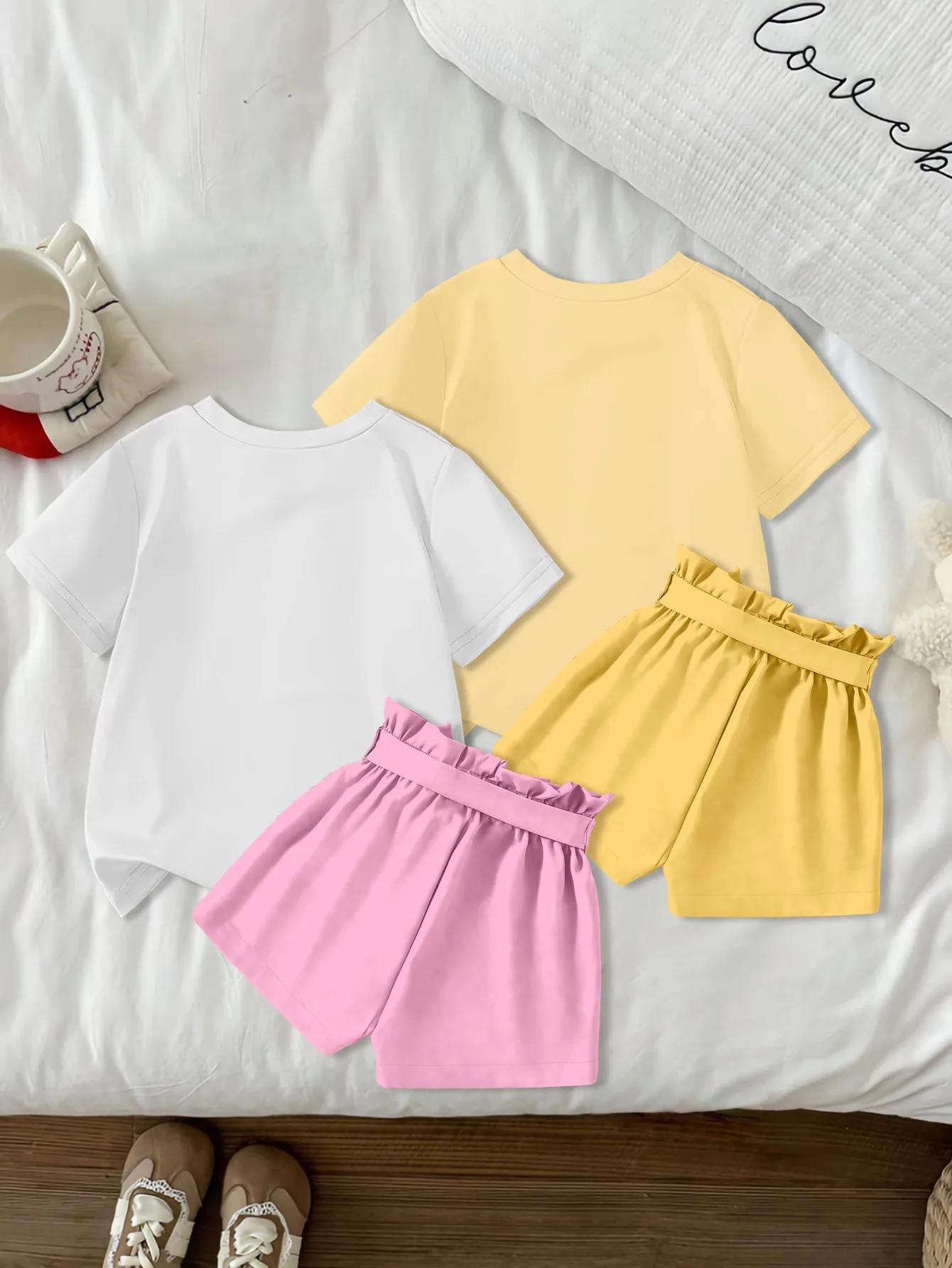 4 pieces: Summer Girls' Cute & Casual Round-Neck Short-Sleeve Woven Bow Shorts Set with Cartoon Capybara Prints