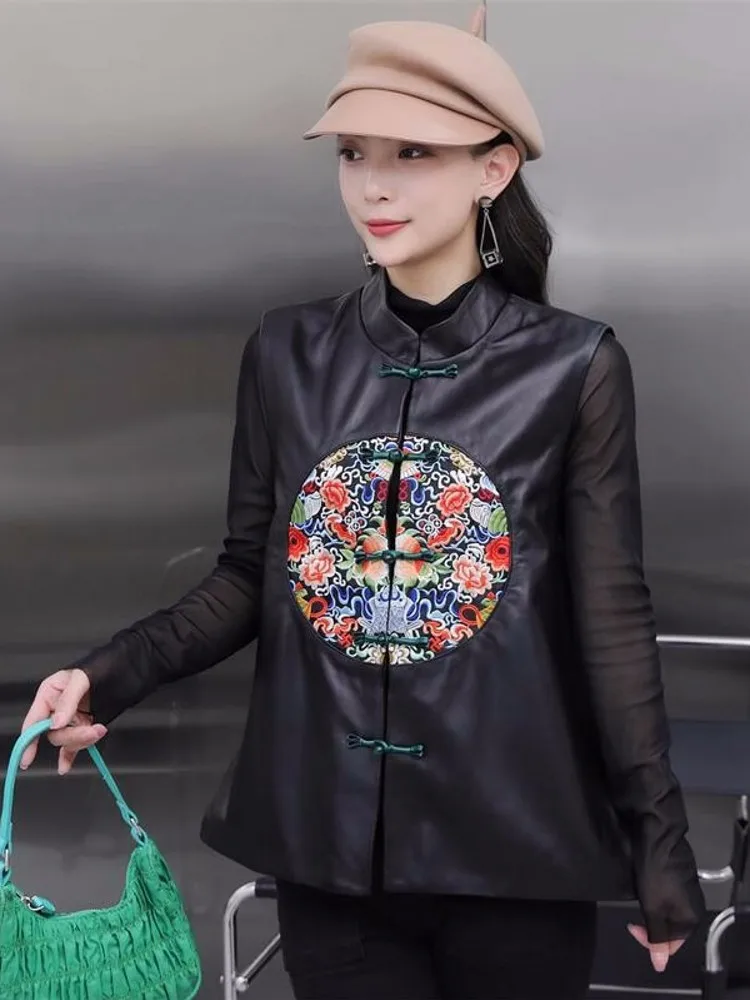 Chiński styl damski Vintage kwiatowy haft kożuch prawdziwej skóry kamizelka Top stójka jednorzędowa kamizelka na co dzień — zdjęcie 4